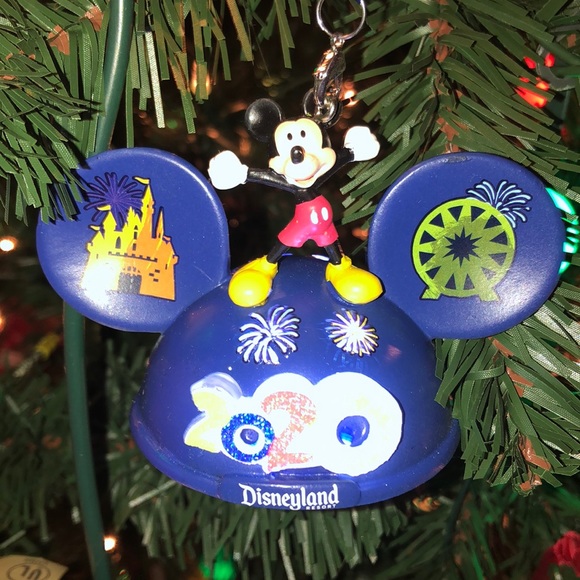 Disneyland 2020 Mickey Ears light up ornament NWT - Picture 4 of 7